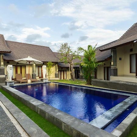 Lilis Cempaka Mas Guesthouse Canggu  Exterior photo