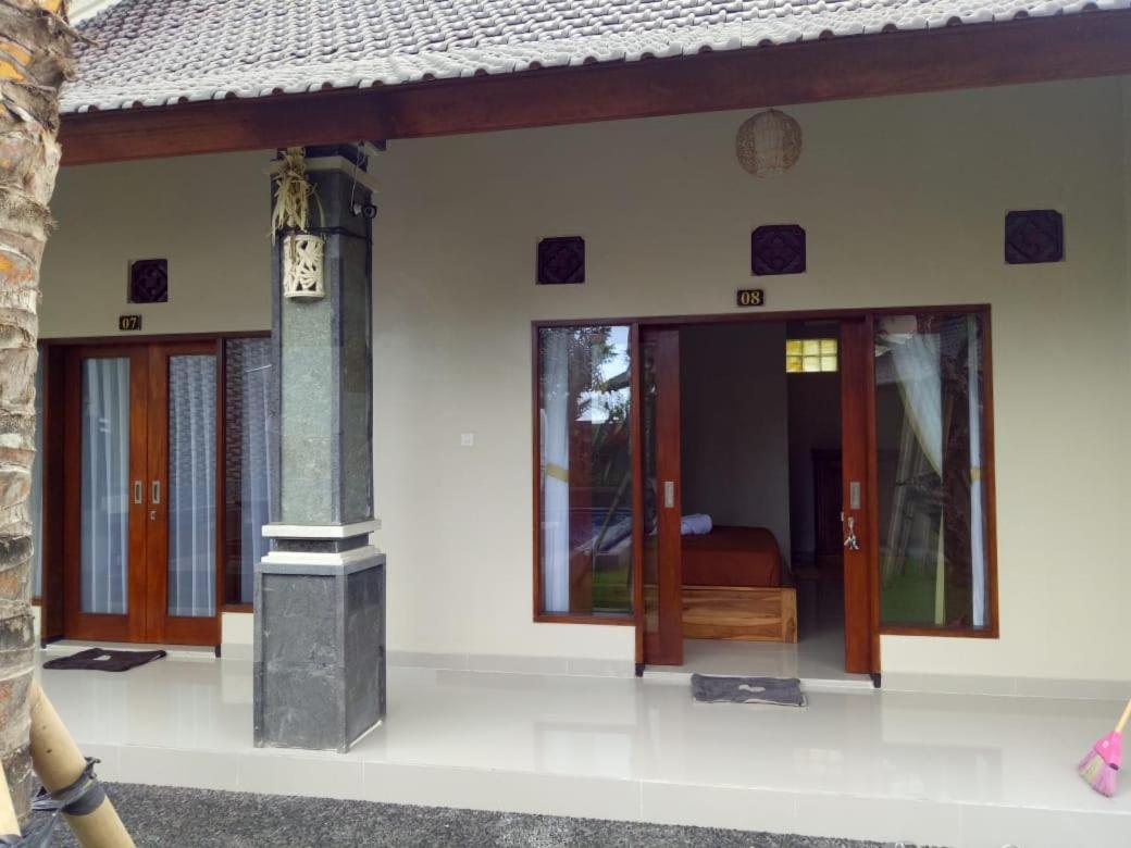 Lilis Cempaka Mas Guesthouse Canggu  Exterior photo